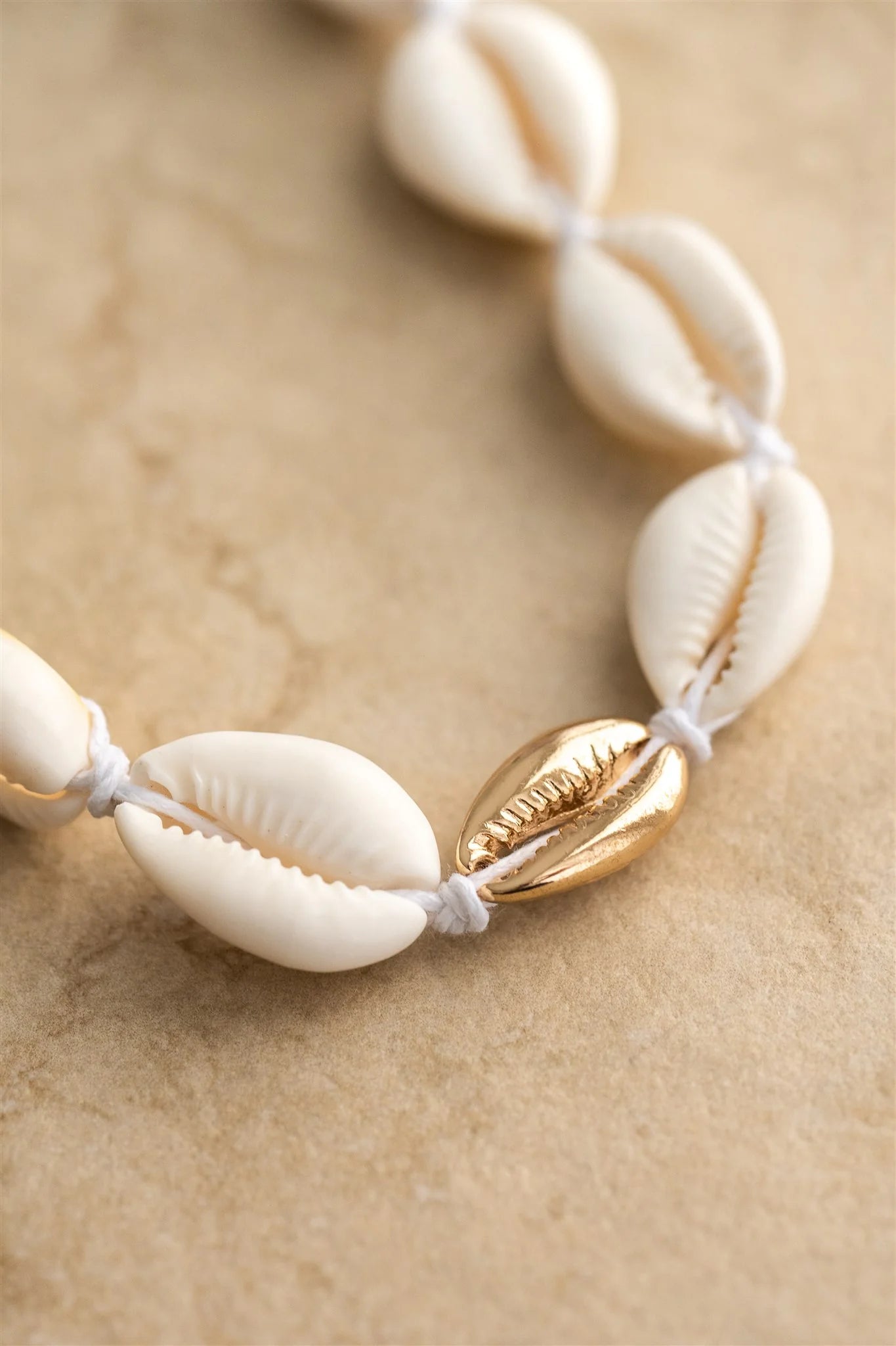 Sandy Choker