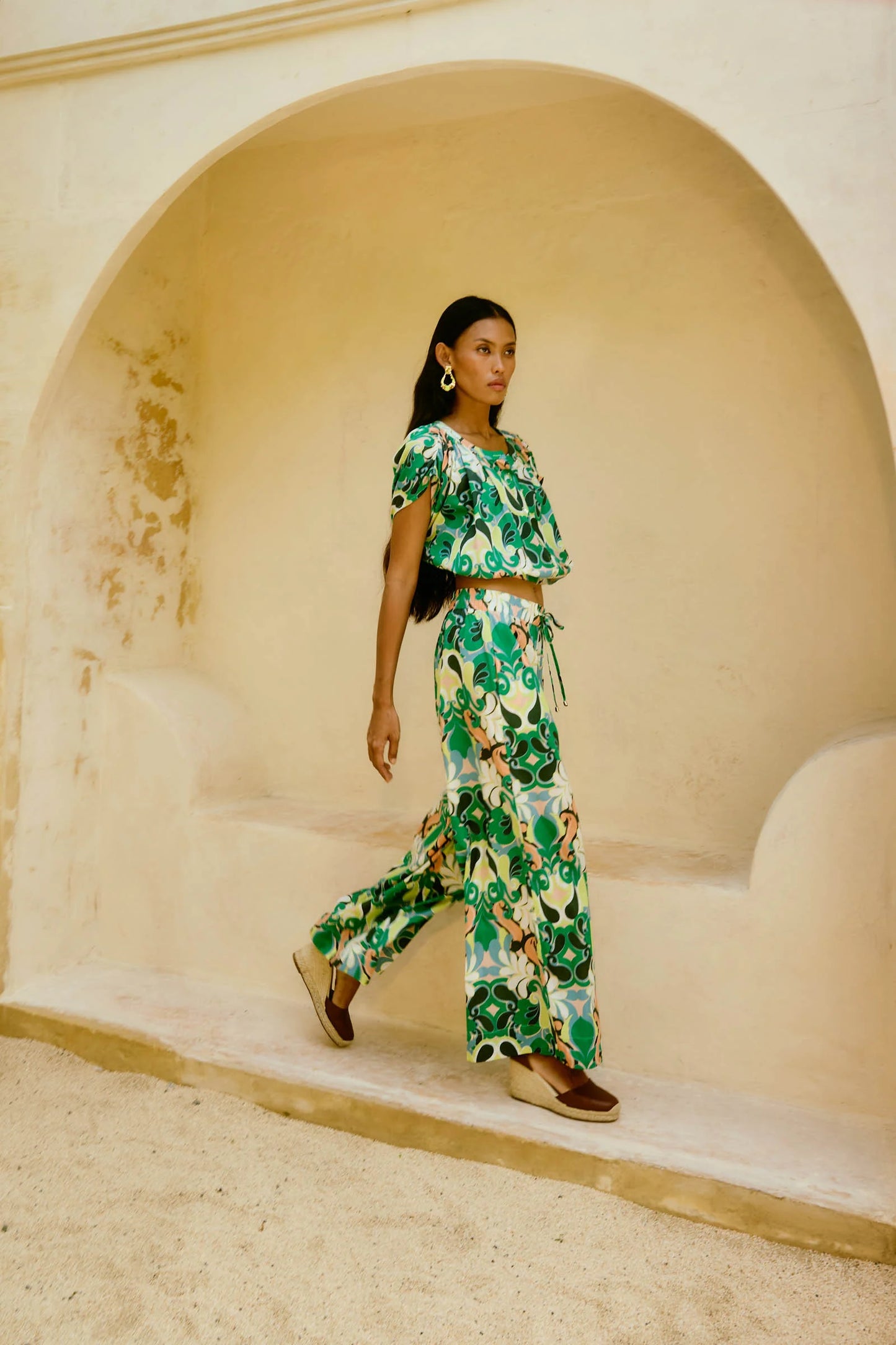 Aurora Reversible Crop - Paisley